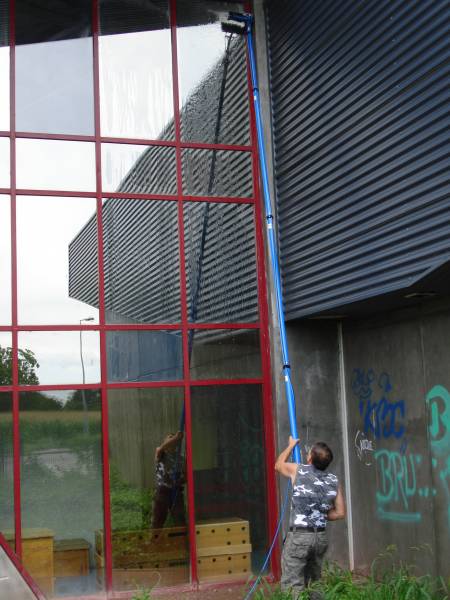 Nettoyage par eau pure de vitrerie complexe à Erstein en centre Alsace